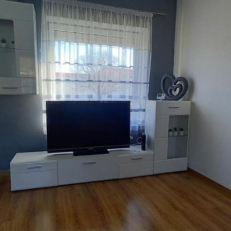 Be-Le-Valo Apartman Apartment Szecseny Luaran gambar